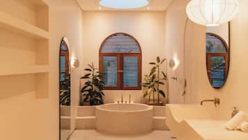 Deluxe Villa, 1 Bedroom, Private Pool, Pool View | Bathroom