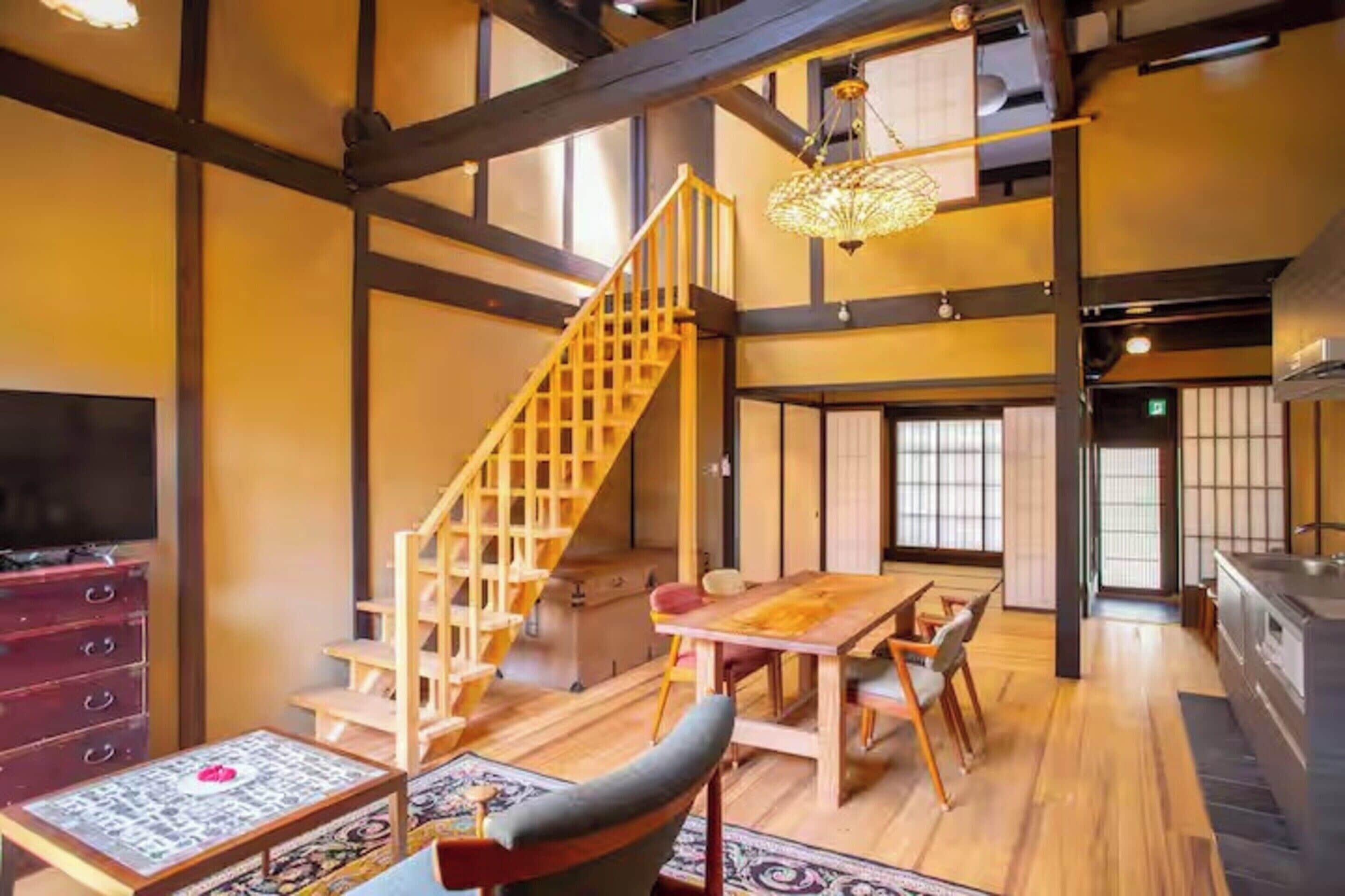 Classic Townhome, Multiple Beds, Garden View | 2 bedrooms, down comforters, desk, laptop workspace