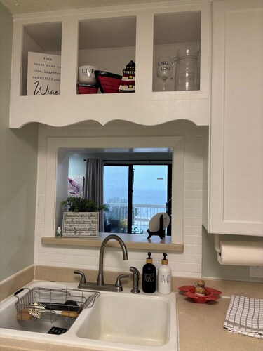 BRAND NEW LISTING! Gorgeous Gulf View 2 Bedroom 2 Bath Condo in Prime Location