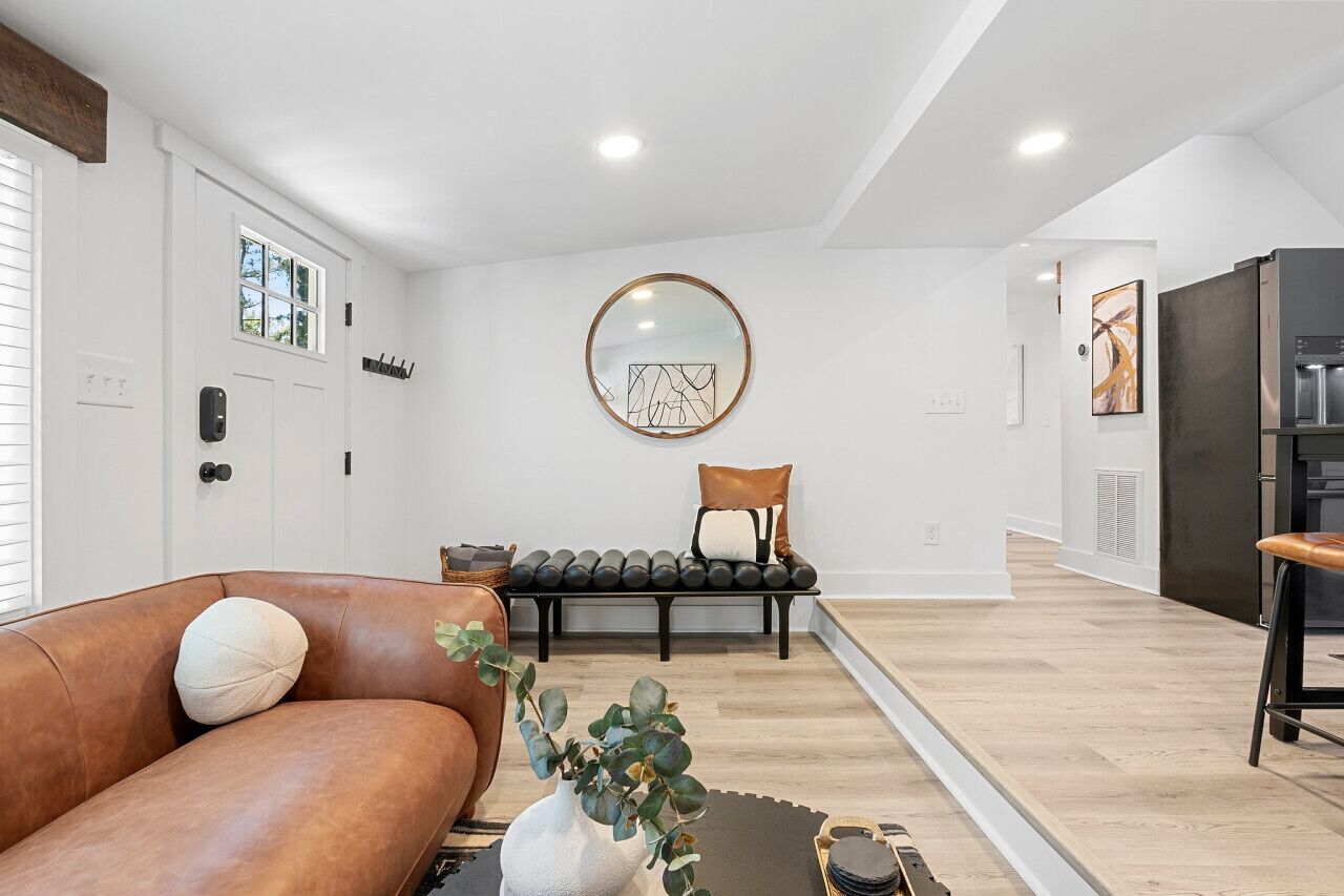 Smart TV, books, offices