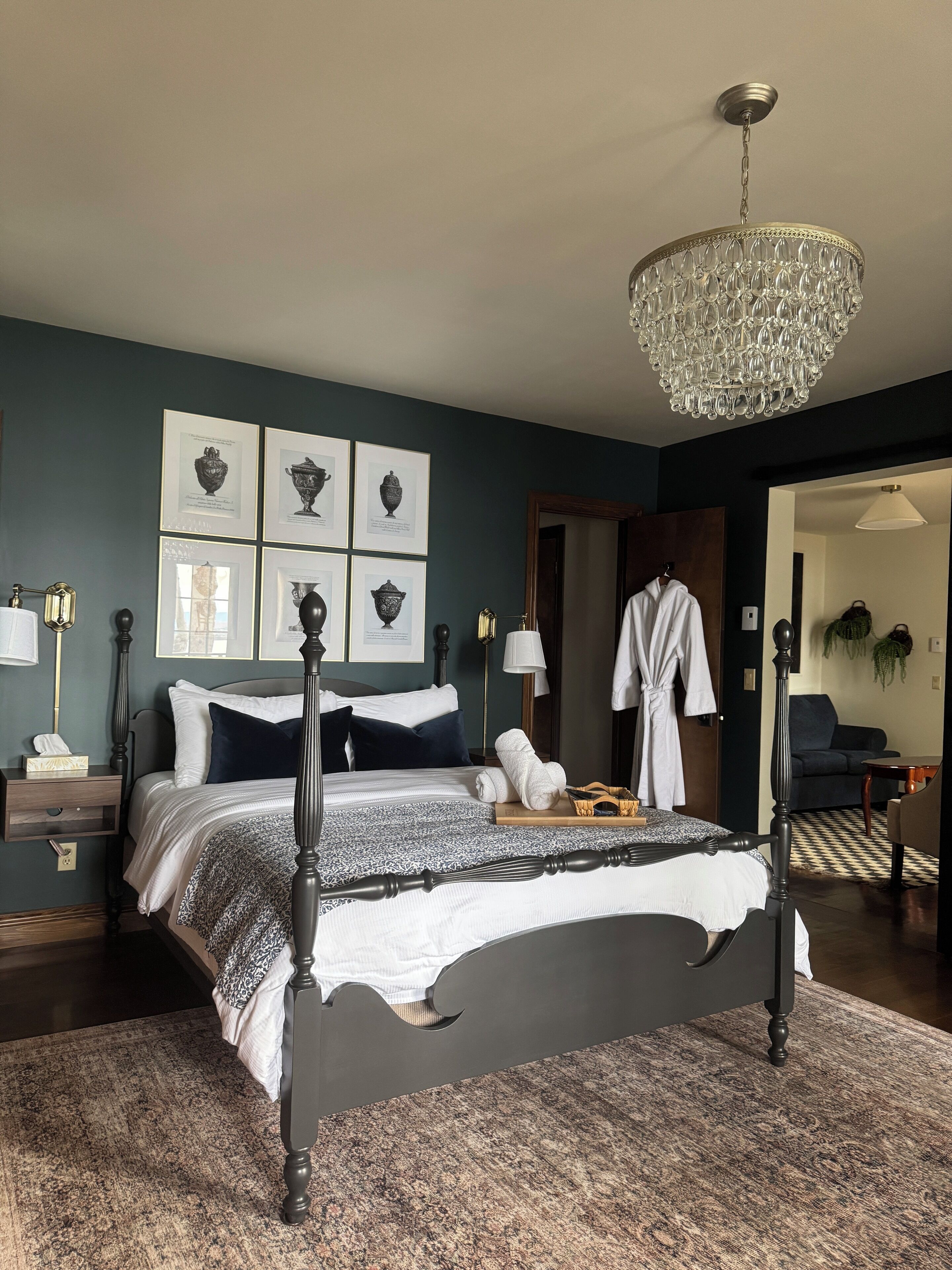 Suíte luxo, 1 quarto, sacada, vista para o lago | Individualmente decorados, Wi-Fi de cortesia
