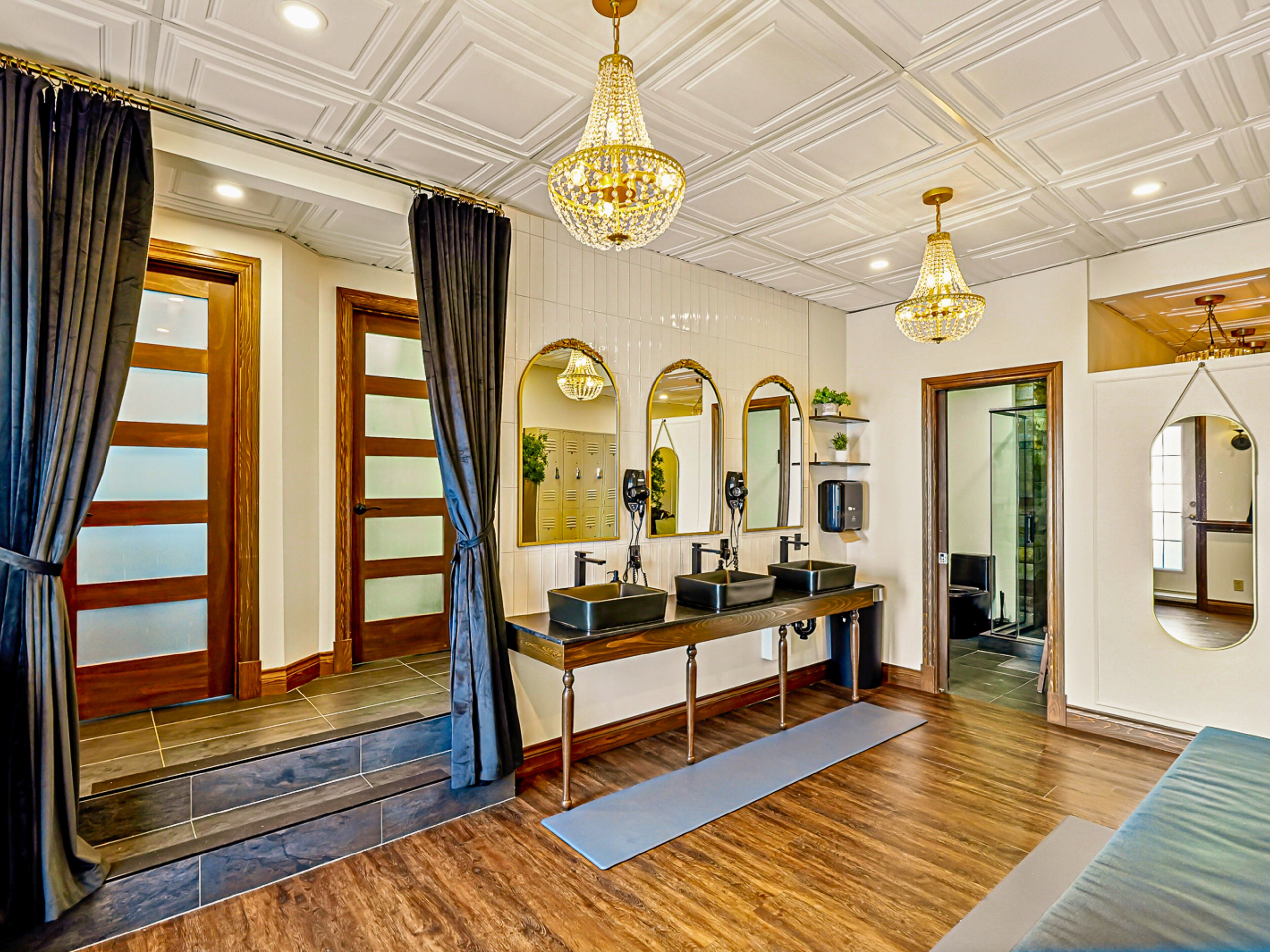 Hot stone massages, deep-tissue massages, massages