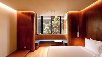 Phòng, 1 phòng ngủ | Minibar, bàn, truy cập Internet không dây miễn phí