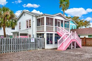 Exterior - 4 BDR Pool, Professionally Designed Vacation Rental Across from Beach (Tybee Island)