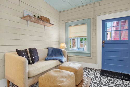 2 BDR Boutique Beach Vacation Rental w Heated Pool