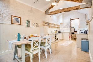 Dining room - The Cider Barn - Gorgeous 2BD Near Bath (Bath)