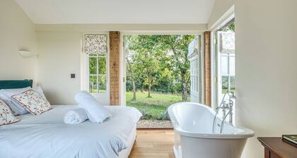The Cider Barn - Gorgeous 2BD Near Bath