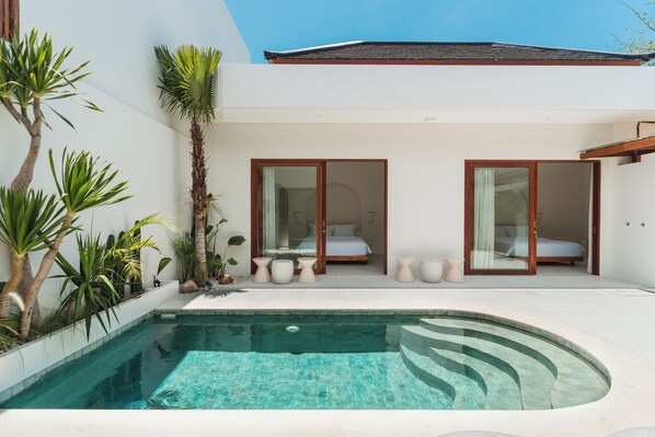 Villa Deluxe, 2 habitaciones, alberca privada, vista a la alberca | Alberca | Alberca al aire libre 