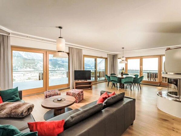 TV, fireplace - Panorama Dachstein by Interhome (Rohrmoos)