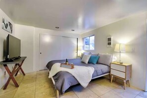 1 chambre, fer et planche à repasser, Wi-Fi, draps fournis