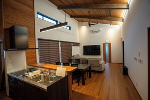 Interior - Luxurious space with sauna and steam room for rent (Shimotakai)