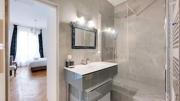 Apartment | Bathroom | Hair dryer