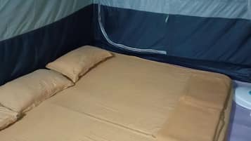 6 bedrooms, WiFi, bed sheets