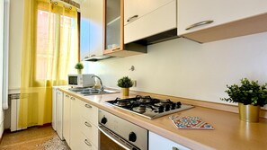 Refrigerador, microondas, lavavajillas