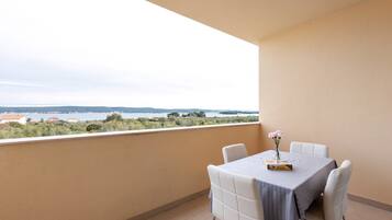 Comfort Apartment, 3 Bedrooms | Balcony