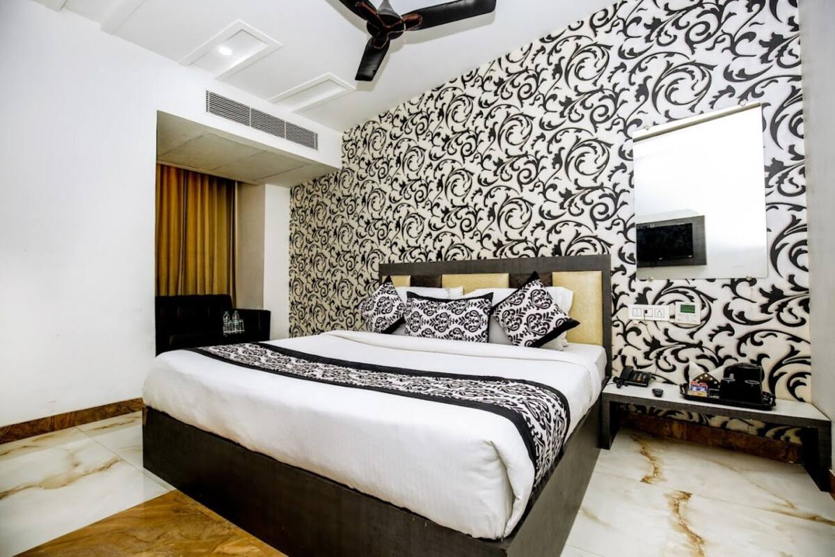 Royal Double Room, Multiple Bedrooms, City View | Wi-fi percuma, cadar katil