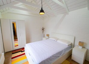 1 bedroom, free WiFi, bed sheets