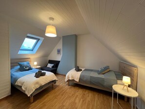 2 chambres, fer et planche à repasser, Wi-Fi gratuit, draps fournis