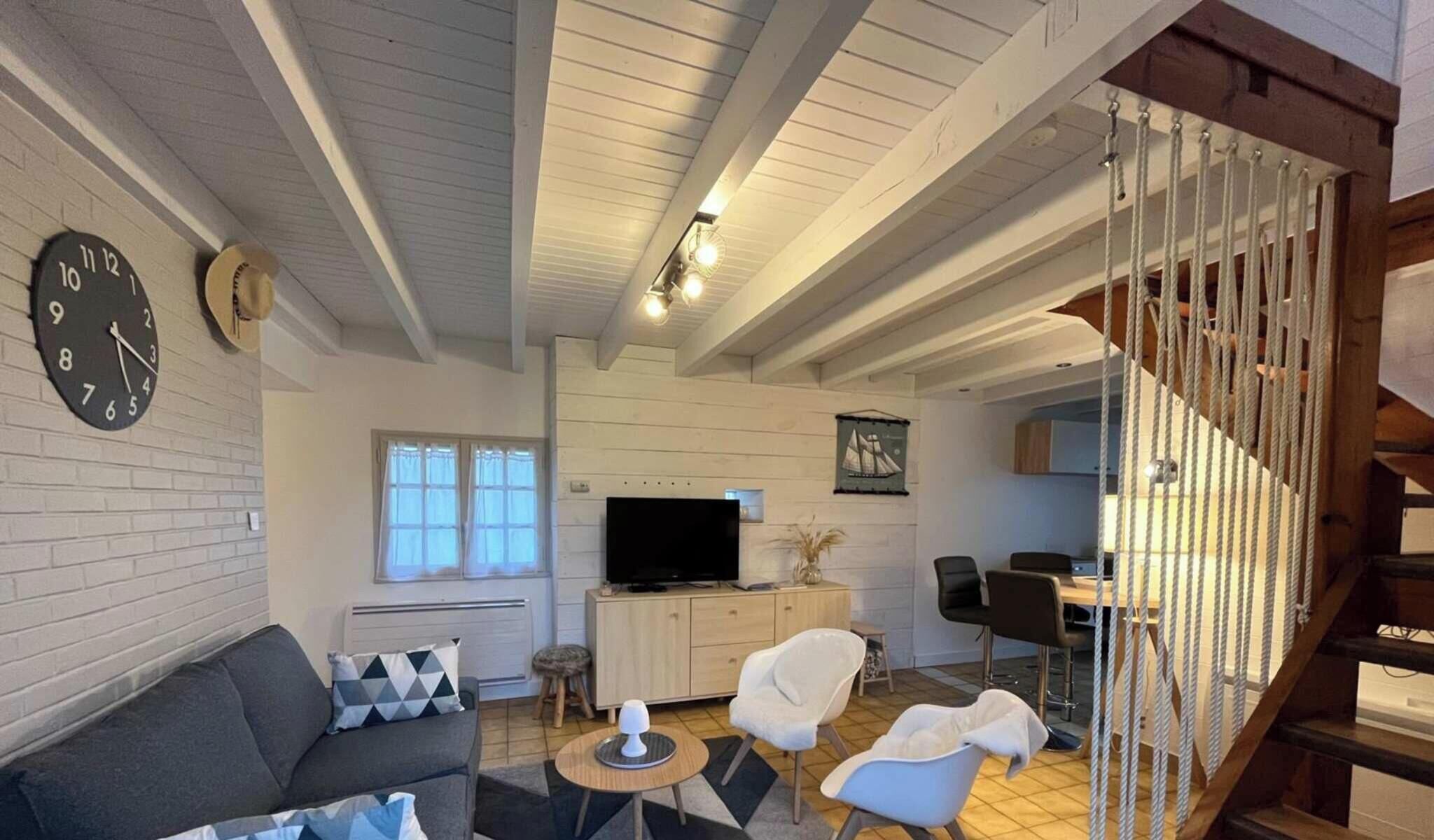 TV, fireplace, offices