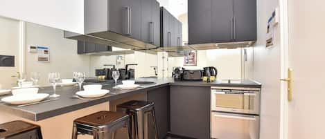 アパートメント | 専用キッチン | 冷蔵庫、電子レンジ、オーブン、コンロ