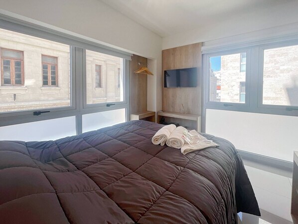 1 quarto, ferros/tábuas de passar roupa, acesso à internet
