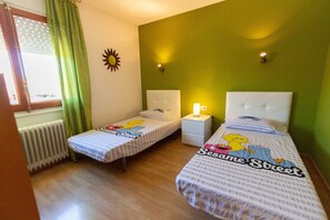 4 slaapkamers, een strijkplank/strijkijzer, gratis wifi