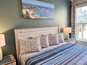 3 habitaciones, tabla de planchar con plancha y cuna de viaje