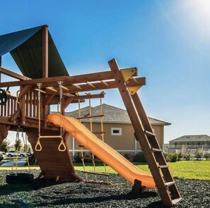 Children's area - The Coqui Cove near Disney Beautiful spacious Pool home (Clermont)