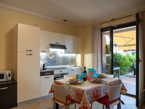 Oven, dishwasher