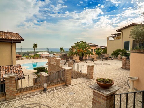 Nice apartment for 4 guests with pool, WIFI, A/C, TV, patio and pets allowed