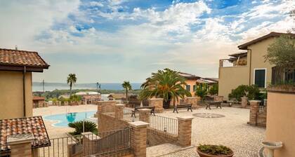 Nice apartment for 4 guests with pool, WIFI, A/C, TV, patio and pets allowed