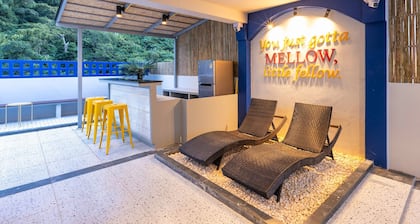 Mellow Poshtel - Kata Beach