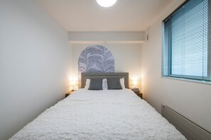 4 slaapkamers, een strijkplank/strijkijzer, gratis babybedden