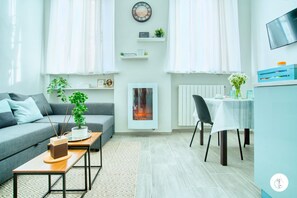 Living area - Charming courtyard house just two train stops from RHO-FIERA (Parabiago)