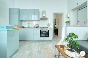 Private kitchen - Charming courtyard house just two train stops from RHO-FIERA (Parabiago)