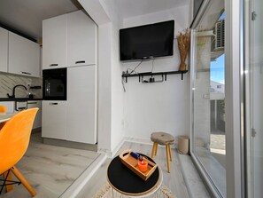 Réfrigérateur, micro-ondes, four, lave-vaisselle