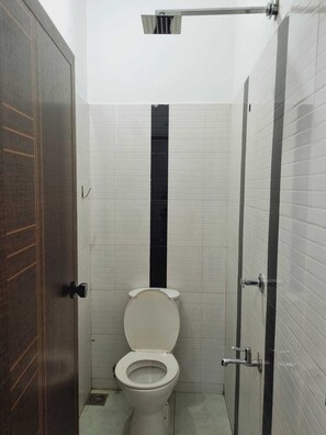 Dusche, Handtücher, Seife, Shampoo