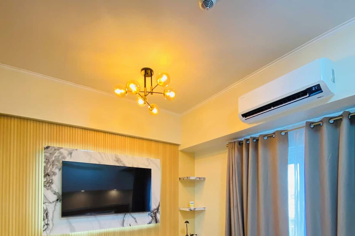 1 bedroom, individually decorated, individually furnished