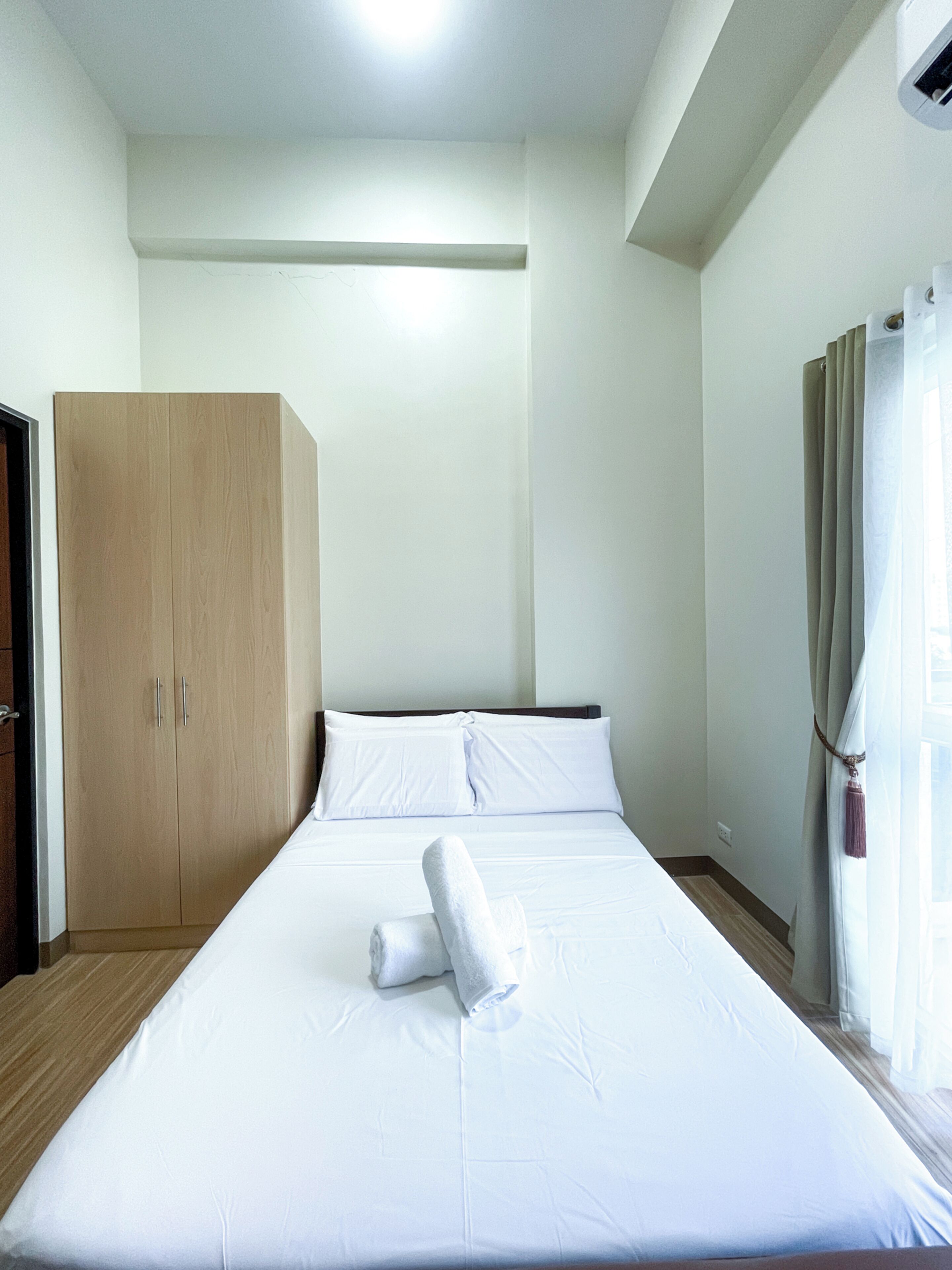 Studio City - balkong | Vardagsrum | 42-tums smart-tv med digitalkanaler