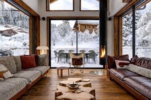 Télévision, cheminée