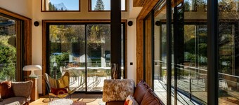 Chalet + 10m pool, daily housekeeping & pastries