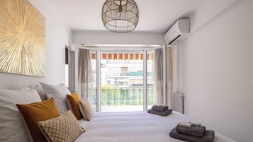 2 bedrooms, desk, iron/ironing board, travel crib