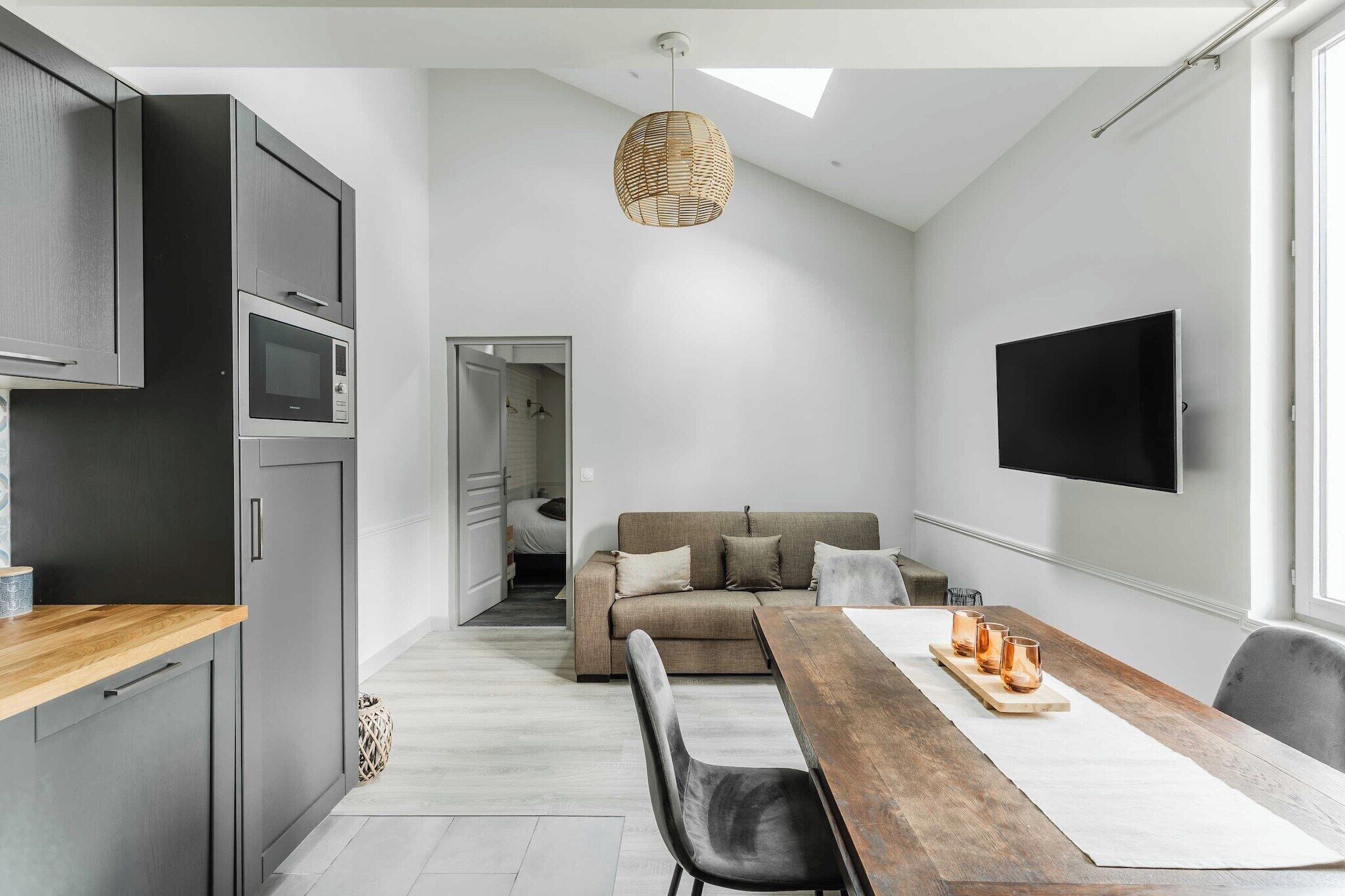 المنشأة من الداخل