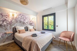 6 chambres, bureau, fer et planche à repasser, accès au Wi-Fi (inclus)