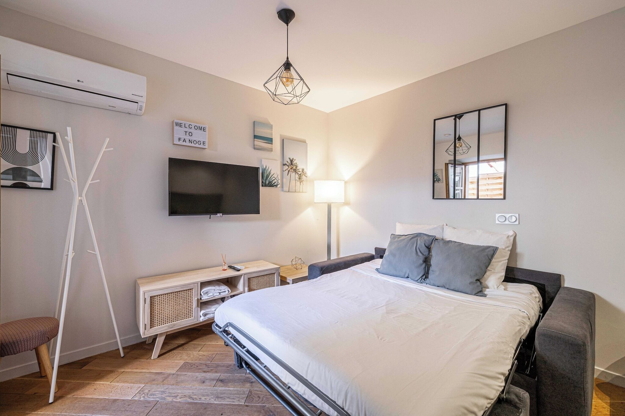 1 chambre, fer et planche à repasser, Wi-Fi gratuit, draps fournis