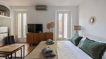 1 camera, una scrivania, ferro/asse da stiro, Wi-Fi gratuito