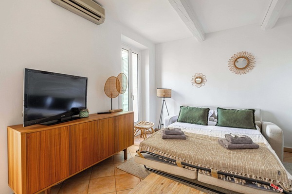 1 habitación, escritorio, tabla de planchar con plancha y wifi gratis