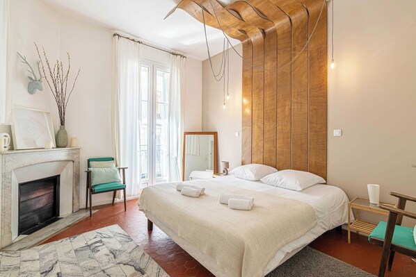 2 bedrooms, iron/ironing board, travel crib, free WiFi