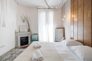 2 bedrooms, iron/ironing board, travel crib, free WiFi