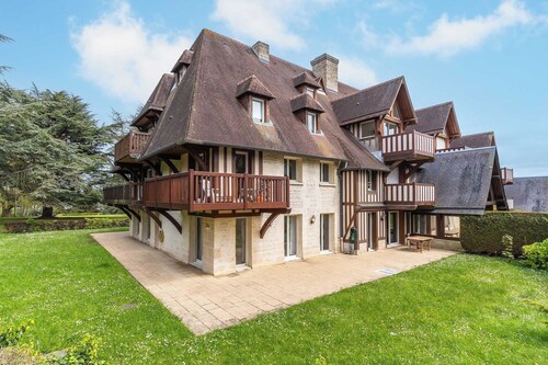 Havre de luxe avec piscine, tennis et grand jardin